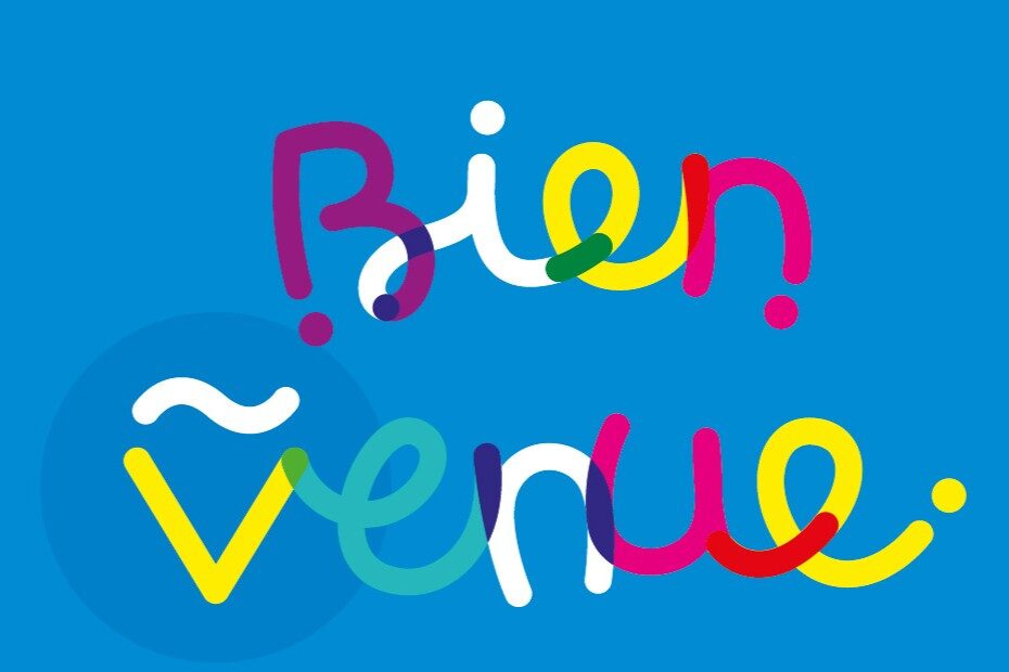 Bienvenue en lettres stylisées et colorées