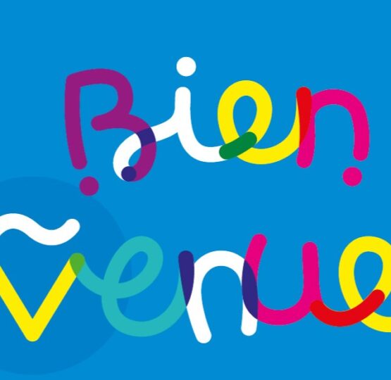 Bienvenue en lettres stylisées et colorées