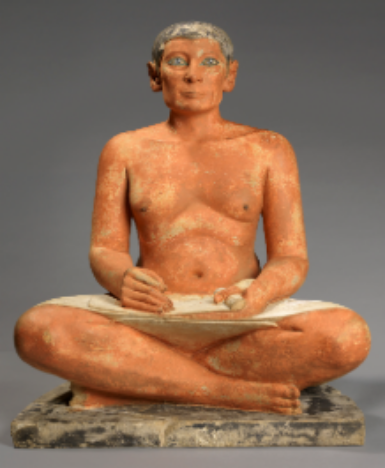 Le scribe accroupi, Saqqara, Egypte, 2 600 - 2 350 avant J.-C., calcaire peint, cristal de roche, cuivre, 53.7 x 44 x 35 cm, musée du Louvre, Paris.