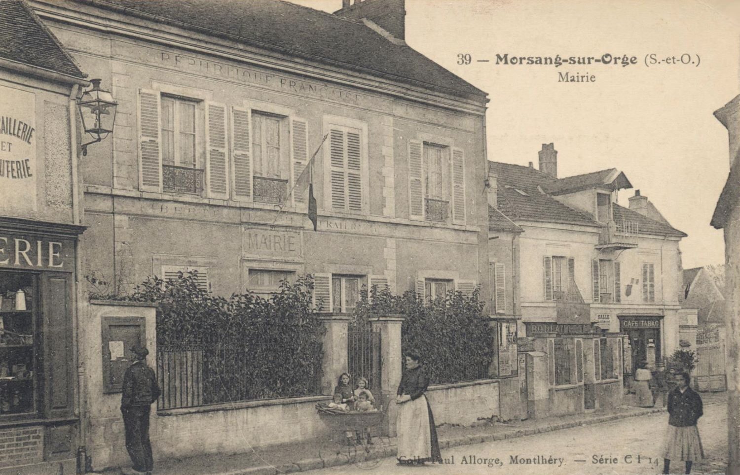 La Mairie-école (carte postale, 1905)