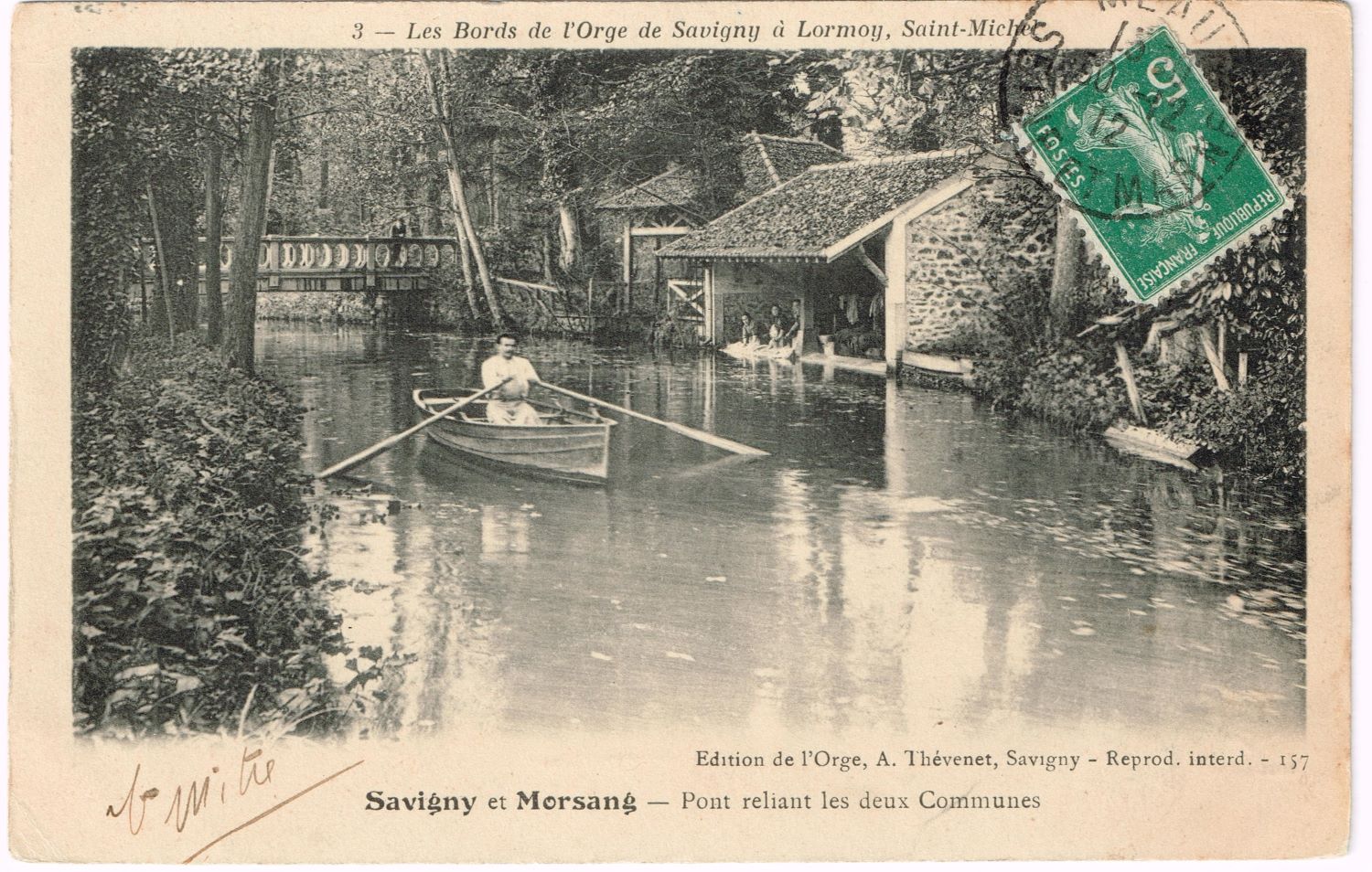 Le lavoir sous le pont entre Savigny et Morsang (carte postale, 1905)
